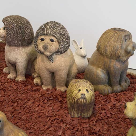 Interiööri Teemu Luodon monet kasvot -näyttelystä. Kuva: Jussi Koivunen