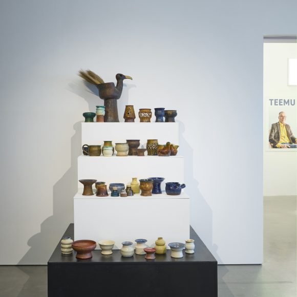 Interiööri Teemu Luodon monet kasvot -näyttelystä. Kuva: Jussi Koivunen